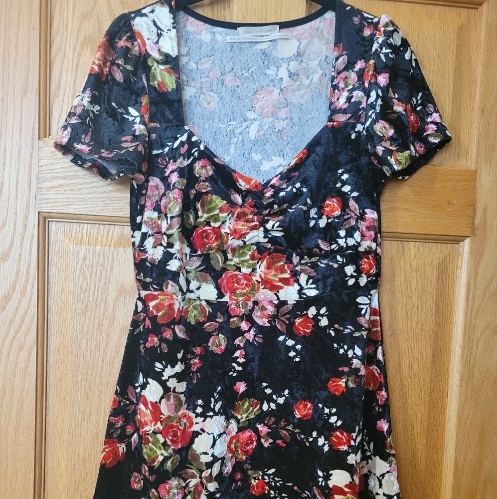URBAN OUTFITTERS/ BILLY HOP FLORAL DRESS